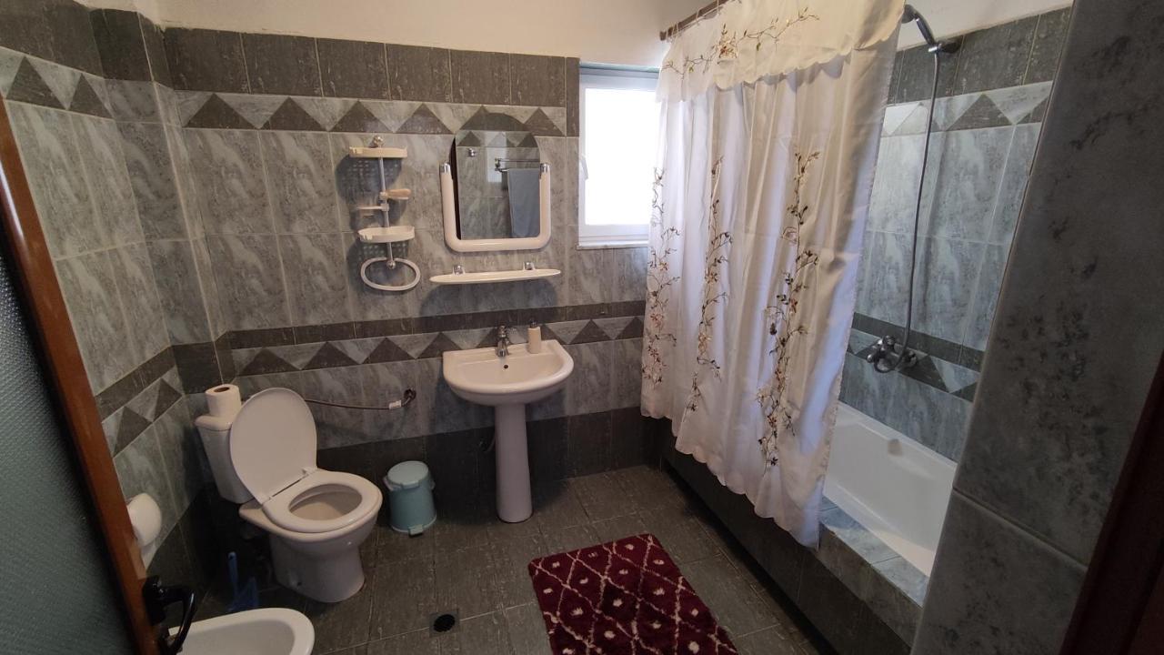 Guest House Katerina Korce Extérieur photo